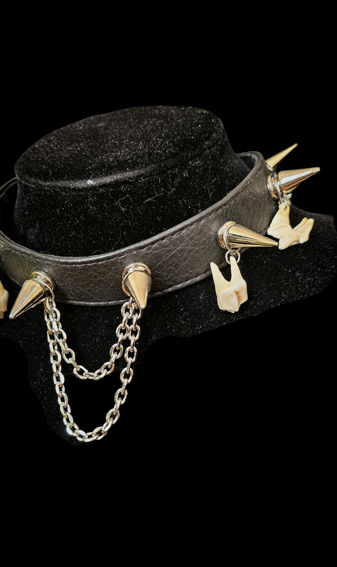 Cannibal necklace