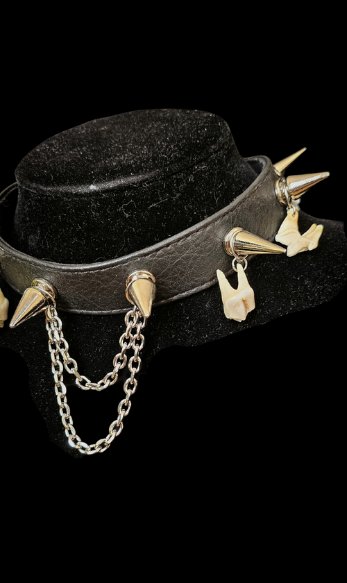 Cannibal necklace