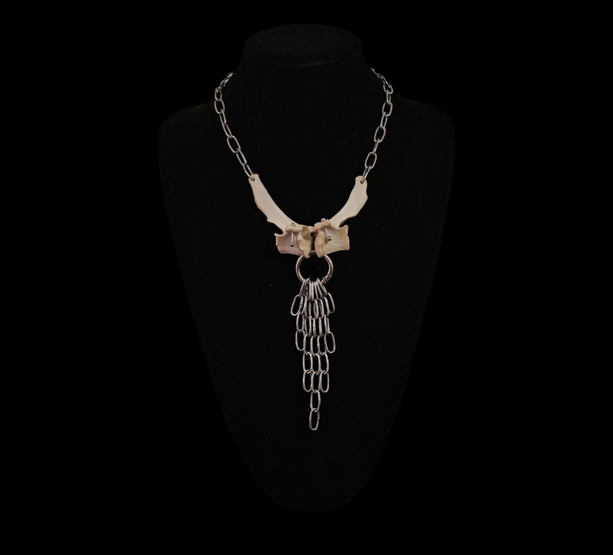 Chainless necklace