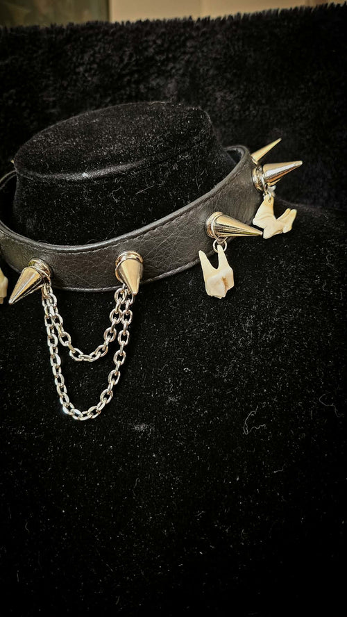 Cannibal necklace
