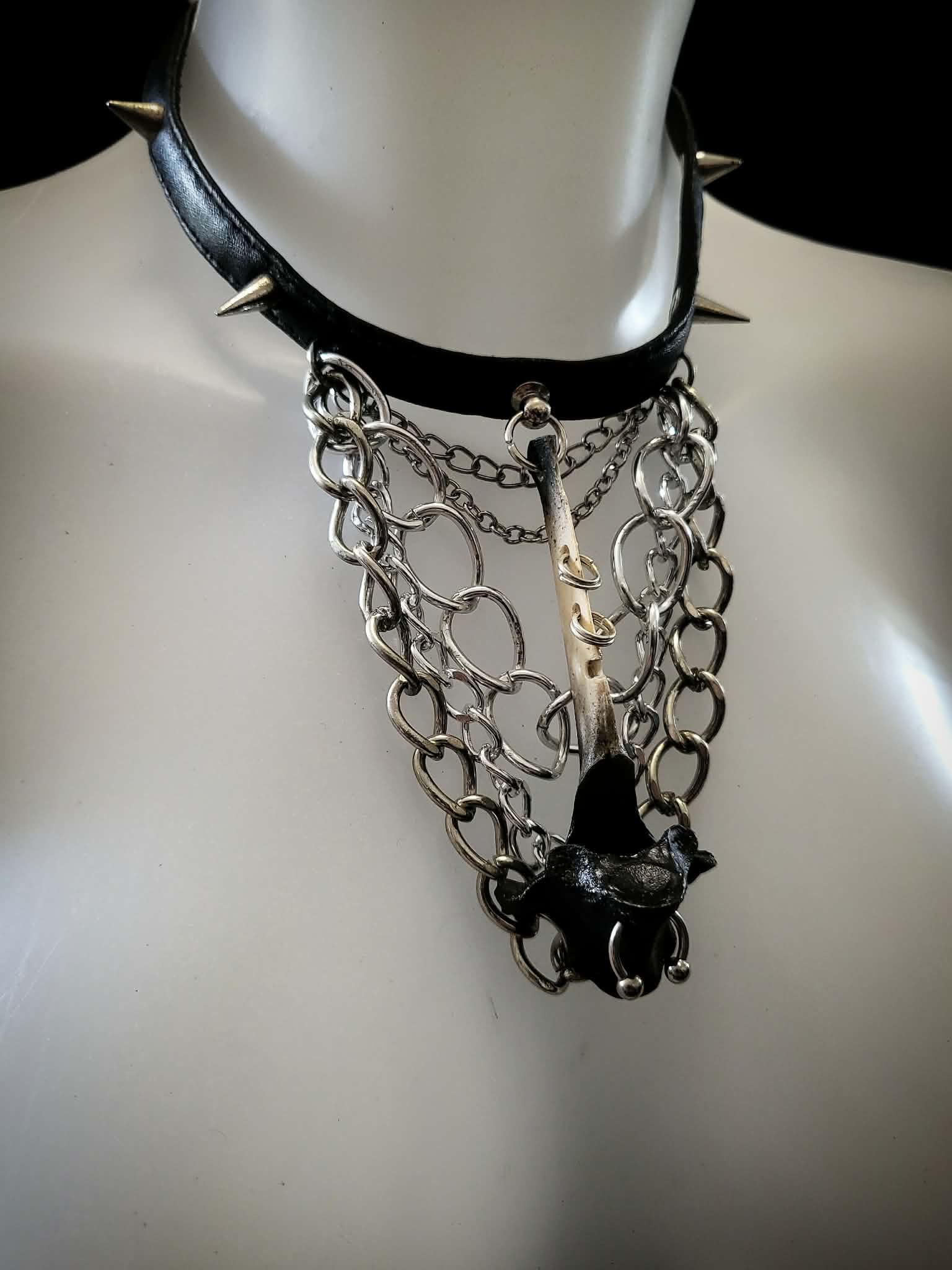 Chained black necklace
